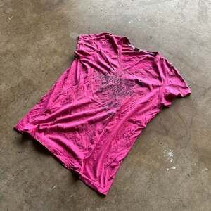 Vintage Y2K Harley-Davidson Hot Pink Graphic V-Neck Baby Tee - Size Large